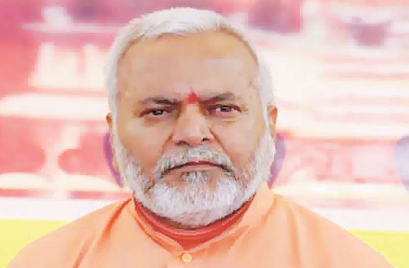 swami.jpg रेप के आरोपी स्वामी चिन्मयानंद के पास है अकूत संपत्ति, कॉलेज और आश्रम समेत इन जगहों पर लगाया हुआ है रुपया