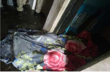 पति की मौत के बाद ऐसा सदमा लगा कि दो बार की आत्महत्या की कोशिश, इस बार आग लगा खुद को किया खाक पति की मौत के बाद ऐसा सदमा लगा कि दो बार की आत्महत्या की कोशिश, इस बार आग लगा खुद को किया खाक