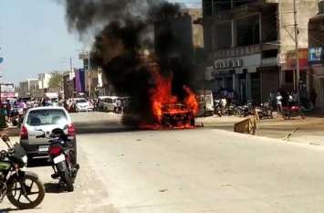 outside park Mahindra scorpio suv caught fire घर के बाहर खड़ी स्कार्पियो एक पल में जल कर हुई ख़ाक, सबको जाननी चाहिए वजह