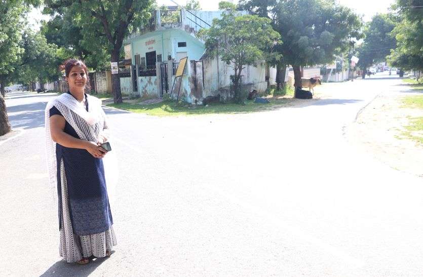 दिनदहाड़े गले पर झपट्टा मार लूटी चेन, वारदात क्लॉज सर्किट कैमरे में कैद दिनदहाड़े गले पर झपट्टा मार लूटी चेन, वारदात क्लॉज सर्किट कैमरे में कैद