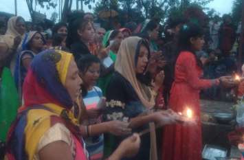 Immersion of disturbance done with pomp and glory गाजे-बाजे के साथ धूमधाम से किया विघ्नहर्ता का विसर्जन