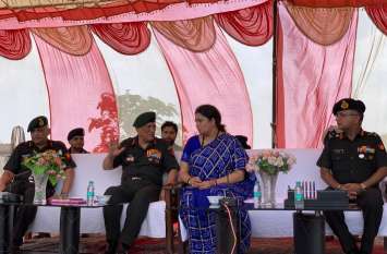 amethi mp Smriti Irani Two day tour big decision on asha bahu केंद्रीय मंत्री स्मृति की घोषणा के बाद आशा बहुओं में खुशी की लहर, किया अब का सबसे बड़ा ऐलान