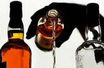 Illegal liquor being sold on highway hotels of Nagaur हाइवे की होटलों पर बिक रही अवैध शराब, पुलिस ने दबिश देकर शराब के साथ 10 आरोरियों को पकड़ा