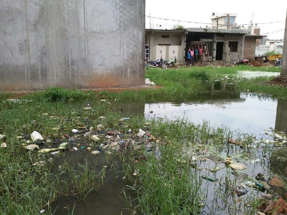भवन स्वामियों से करोड़ों रुपए विकास शुल्क जमा कराने के बाद सुविधाएं नहीं दे रही नपा