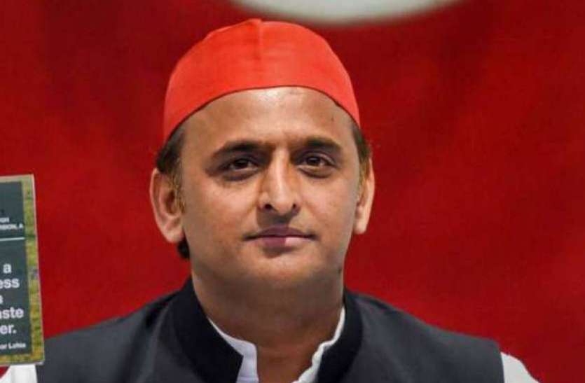 प्रशासन कर रही सरकार के इशारे पर काम: अखिलेश यादव अखिलेश ने कहा सरकार कर रही आजम खां को बदनाम करने की कोशिश