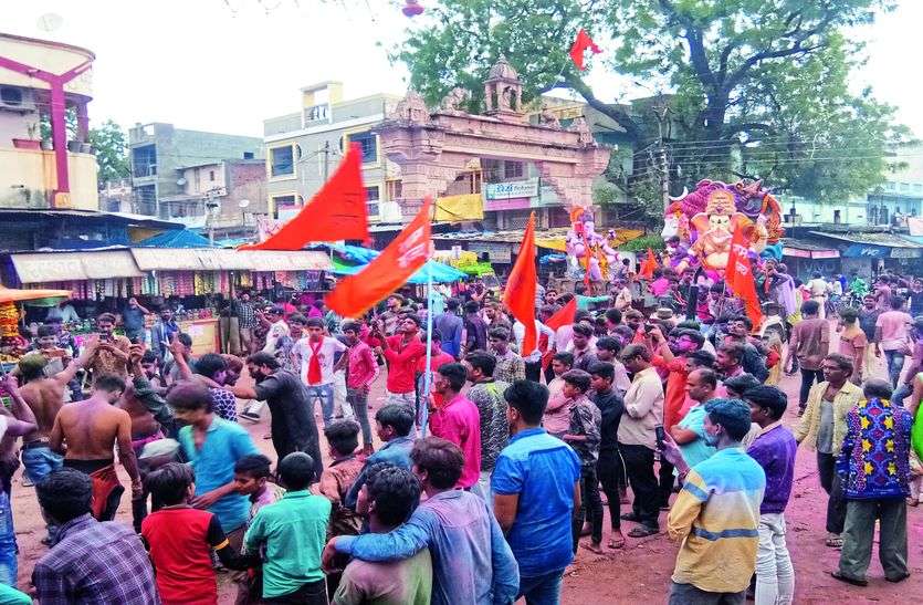 गणपति बप्पा मोर्या, अगले बरस तू जल्दी आ