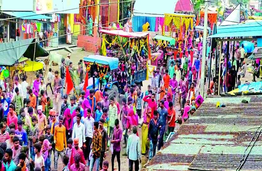 गणपति बप्पा मोर्या, अगले बरस तू जल्दी आ गणपति बप्पा मोरया, अगले बरस तू जल्दी आ