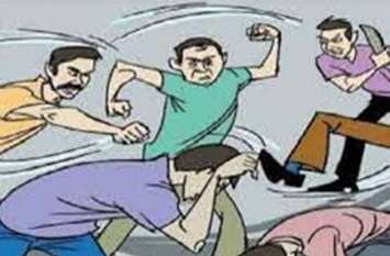 Ambikapur crime: 8 youth kicked each other during Ganesh immersion गणेश विसर्जन के दौरान एक-दूसरे पर बरसाने लगे लात-मुक्के, 8 युवकों के खिलाफ पुलिस ने किया ये