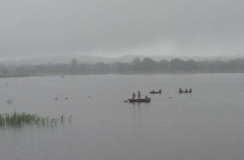 Sagar Breaking: Two youths drowned during Ganesh Visarjan Breaking गणेश विसर्जन के दौरान दो युवक बहे, अब तक लापता, खोज जारी