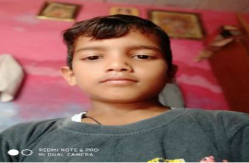 मोबाइल के लिए नौकर ने किया इतना बड़ा कांड कि पुलिस भी हो गई हैरान मोबाइल के लिए नौकर ने किया इतना बड़ा कांड कि पुलिस भी हो गई हैरान