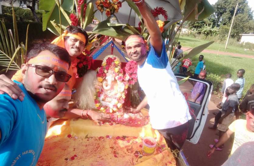 इन मेवाडिय़ों ने परदेस में भी गुंजाया 'गणपति बप्पा मोरिया...' इन मेवाडिय़ों ने परदेस में भी गुंजाया 'गणपति बप्पा मोरिया...'