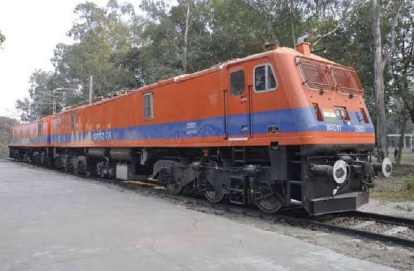 DLW Dual rail engine अगले माह तैयार हो जायेगा देश का अनोखा रेल इंजन