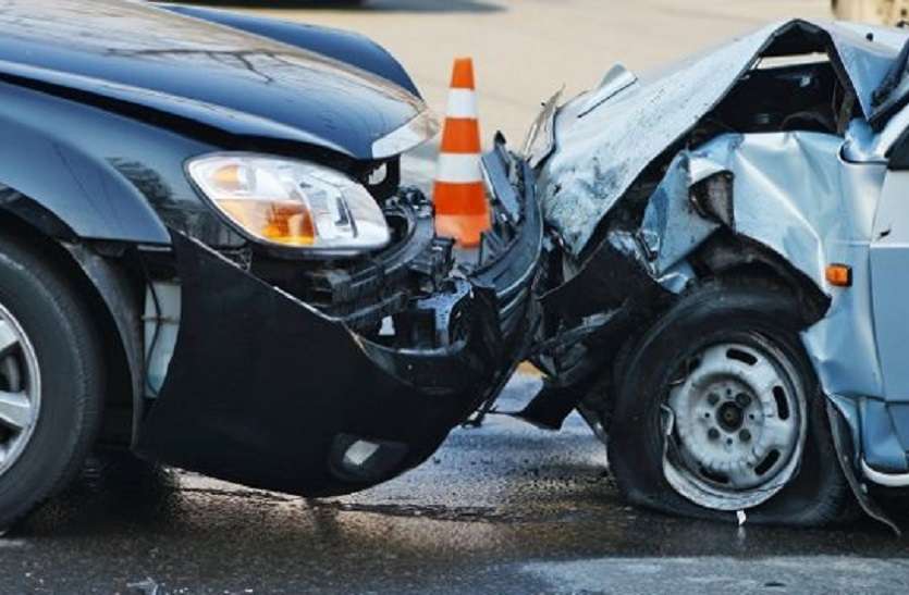 road accident उम्र पर ध्यान न स्पीड पर लगाम, इन कारणों से सड़क हादसे में जान गंवा रहे लोग