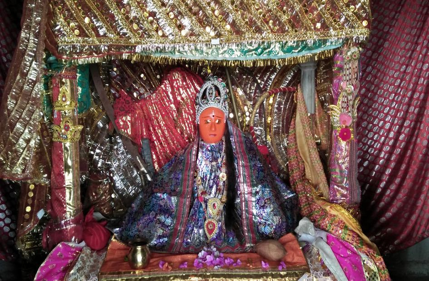 करौली के आगर्री गांव की पहचान अंबिका माता मंदिर से इन सात दिनों में जमकर करें खरीदारी, जमकर होगी बरकत