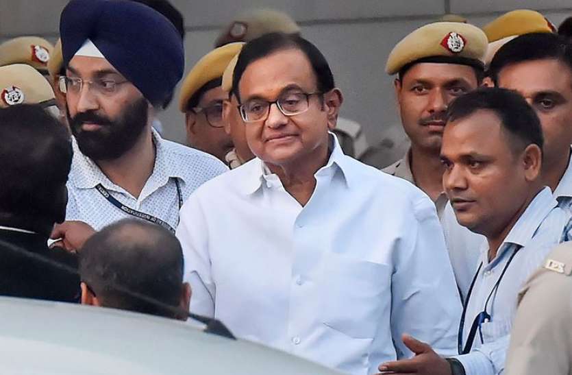 p-chidambaram_16cccfbb95e_large.jpg INX मीडिया केसः कोर्ट से पी.चिदंबरम को बड़ा झटका, ED को सरेंडर की अर्जी की खारिज