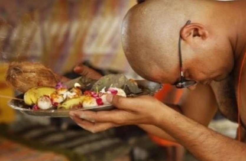 shradh paksha 2019 श्राद्ध पूर्णिमा आज, अगले 16 दिनों में कर लें ये सरल उपाय, पितृदोषों से मिल जाएगी मुक्ति