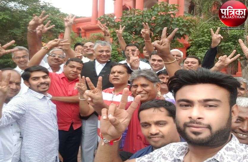 प्रवासी राजस्थानी व्यापारियों को कर्नाटक हाइकोर्ट से मिली बड़ी राहत, ऋण राहत अधिनियम पर स्थगन प्रवासी राजस्थानी व्यापारियों को कर्नाटक हाइकोर्ट से मिली बड़ी राहत, ऋण राहत अधिनियम पर स्थगन