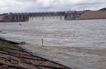 Ten gates of Bansagar dam opened बाणसागर बांध के खोले गए दस गेट