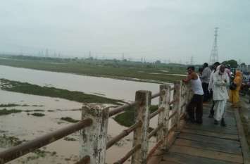 Two youths drowned in Singrauli Mayar river मूर्ति विसर्जन के दौरान मयार नदी में डूबे दो युवक, एक की मौत