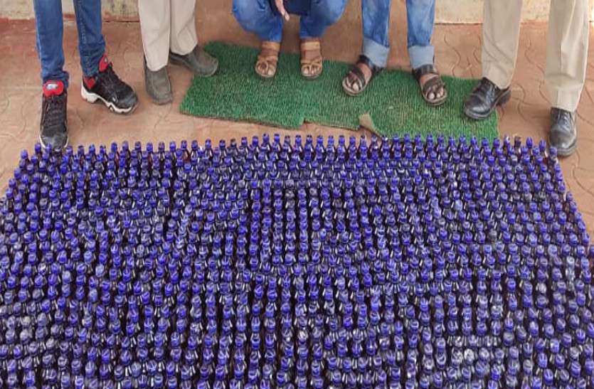 मिट्टी से पटा हुआ था कुआं, ये खबर मिलते ही पुलिस ने शुरू की खोदाई तो उड़ गए होश... मिट्टी से पटा हुआ था कुआं, ये खबर मिलते ही पुलिस ने शुरू की खोदाई तो उड़ गए होश...