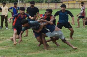 How players increased their sweat to win in Kabaddi .... See photos कबड्डी में जीत के लिए खिलाड़ियों ने कैसे बढ़ाया पसीना.... देखें तस्वीरें