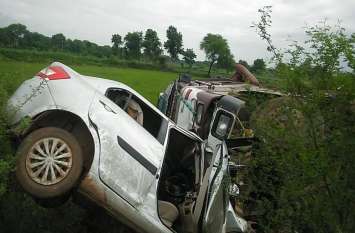 Car and truck collide in Bemetara, two people killed in road accident नेशनल हाइवे के किनारे बड़ा हादसा, कार व ट्रक की आमने-सामने टक्कर में दो लोगों की मौत, गाडिय़ों के उड़े परखच्चे, Video