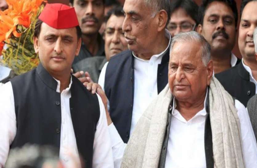 akhilesh yadav आजम का समर्थन करते हुए अखिलेश यादव ने पिता मुलायम को लेकर दिया बड़ा बयान