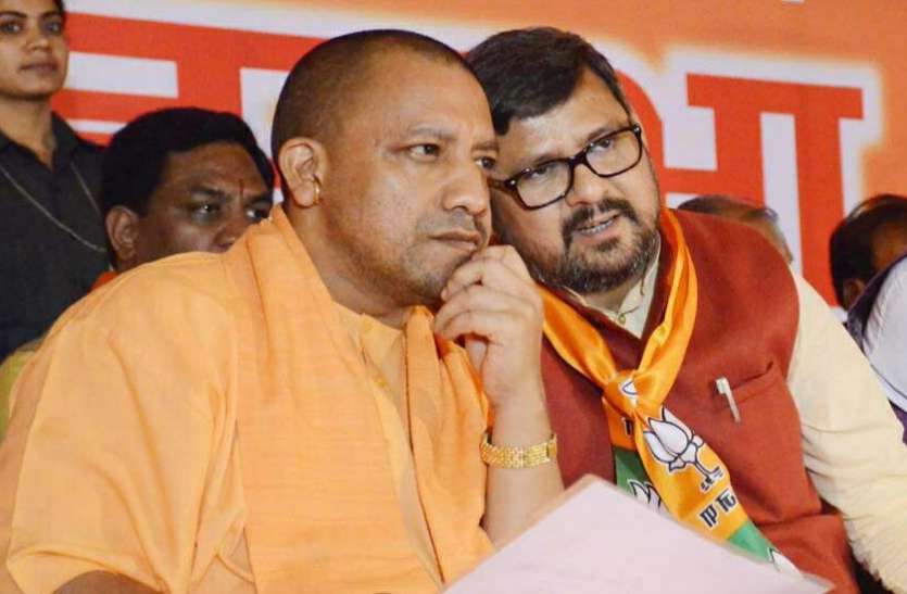 ashok_kataria.jpg नए मोटर व्हीकल एक्ट पर केंद्र सरकार का फैसला 'नहीं' मानेगी योगी सरकार, परिवहन मंत्री ने दिया बड़ा बयान