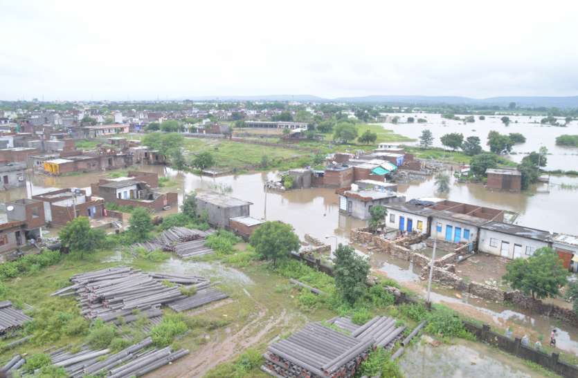 Flood situation in the district जिले में बनी बाढ़ की स्थिति