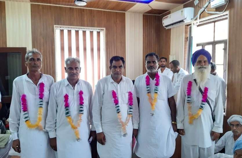 भाखड़ा नहर में जल उपयोक्ता संगम अध्यक्षों के चुनाव, पहले दिन पांच निर्विरोध अध्यक्ष बने, समर्थकों ने रंग-गुलाल खेलकर मनाई जीत की खुशी भाखड़ा नहर में जल उपयोक्ता संगम अध्यक्षों के चुनाव, पहले दिन पांच निर्विरोध अध्यक्ष बने, समर्थकों ने रंग-गुलाल खेलकर मनाई जीत की खुशी