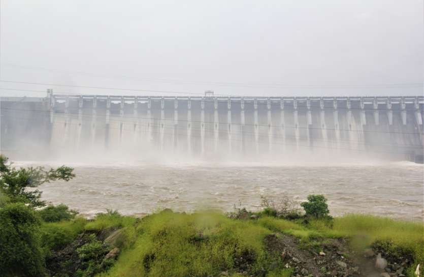 Gujarat: सरदार सरोवर नर्मदा बांध ऐतिहासिक जलस्तर पर, 138 मीटर पार Gujarat: सरदार सरोवर नर्मदा बांध ऐतिहासिक जलस्तर पर, 138 मीटर पार