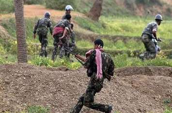 2 Hardcore Bounty Naxali killed in Police naxal encounter arms recover उपचुनाव को विफल बनाने की चल रही थी प्लानिंग, देर रात हुुई पुलिस नक्सली मुठभेड़ में दो इनामी नक्सली ढ़ेर