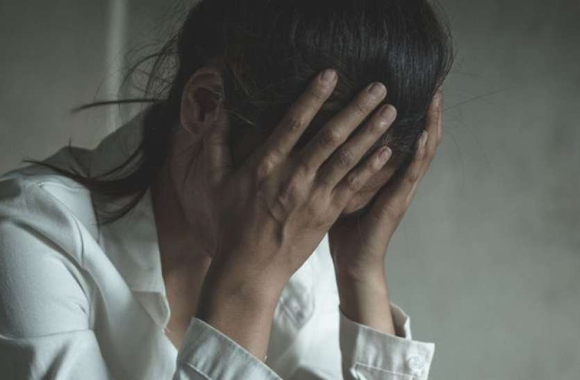 rape_victim.jpg पत्नी ने पति को प्रेमिका के साथ पकड़ा, हंगामा