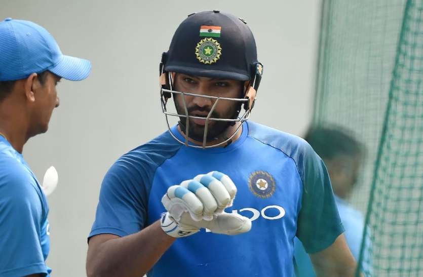 sanjay_bangar_with_rohit_sharma.jpg रोहित शर्मा की टीम में एंट्री पर संजय बांगर का बड़ा बयान