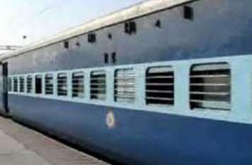Gold-silver jewelery crossed with trolley bag of women railway passeng महिला रेलयात्री के ट्राली बैग से सोने-चांदी के जेवरात पार