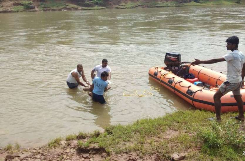 Disaster management and NDRF's hard work was successful, the dead man' बाढ़ के संकट से लड़ने की चुनौती