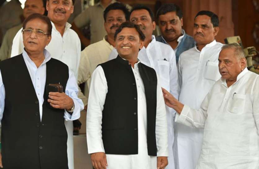 सपा नेता आजम खान के समर्थन में उतरी कांग्रेस, आया बहुत बड़ा बयान सपा नेता आजम खान के समर्थन में उतरी कांग्रेस, आया बहुत बड़ा बयान
