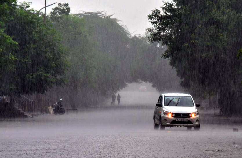 jaipur rain छुट्टी के दिन जयपुर में जमकर बरसात, छह साल बाद शहर में बरसा इतना पानी