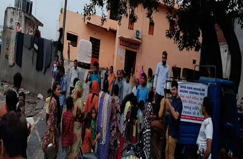 भरुच और नर्मदा के 40 गांव बाढ़ से प्रभावित भरुच और नर्मदा के 40 गांव बाढ़ से प्रभावित