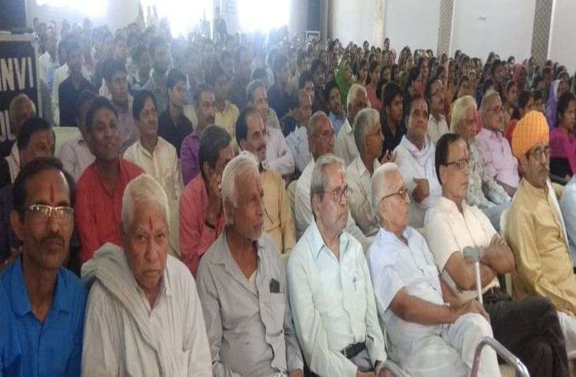 शिक्षित कर बेटियों के सपनों को दें उड़ान