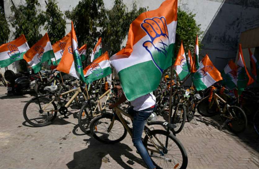 झाबुआ उपचुनाव: कांग्रेस में गुटबाजी, भूरिया और मेड़ा ने टिकट के लिए पेश की दावेदारी झाबुआ उपचुनाव: कांग्रेस में गुटबाजी, भूरिया और मेड़ा ने टिकट के लिए पेश की दावेदारी