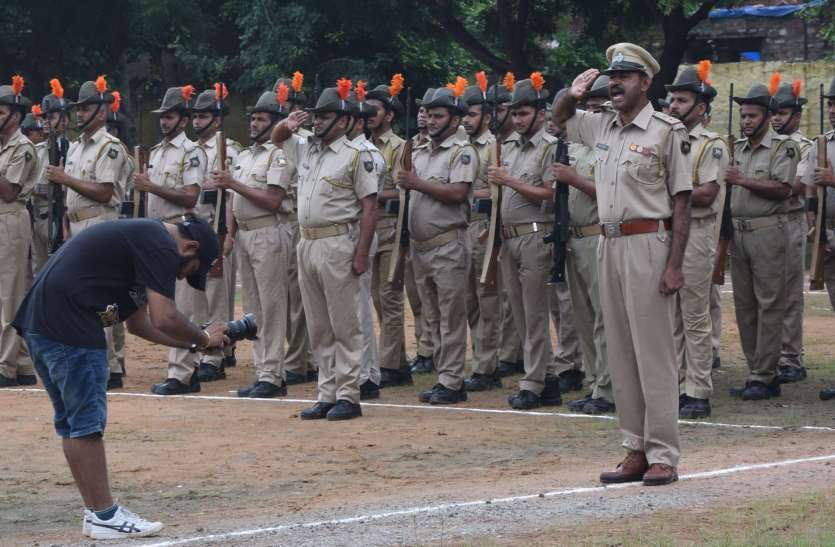 धौलपुर आरएसी छठी बटालियन स्थापना पर बनेगी डॉक्यूमेंट्री धौलपुर आरएसी छठी बटालियन स्थापना पर बनेगी डॉक्यूमेंट्री
