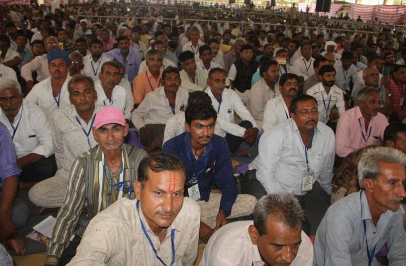 Ahmedabad News : प्राकृतिक खेती के बारे में राज्यपाल के अनुभव से प्रभावित हुए किसान Ahmedabad News : प्राकृतिक खेती के बारे में राज्यपाल के अनुभव से प्रभावित हुए किसान