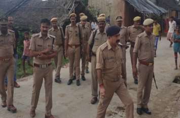 Police over dalit man burnt alive and mother death दलित युवक की जिंदा जलाकर हत्या व मां की मौत से मचा हड़कंप