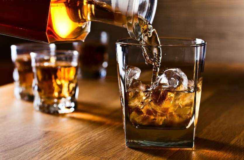 whisky प्रधान के चुनाव को लेकर प्रत्याशी ने बांटा जहर का जाम, दो की मौत, कई की हालत गंभीर