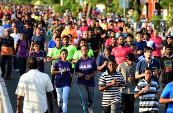 Chennai Terry Fox Run Chennai marathon for cancer research Chennai Terry Fox Run : 10,000 लोगों ने जगाई आशा की किरण