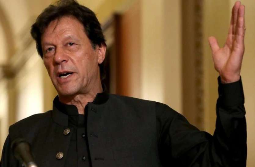 Imran Khan file photoइमरान ने माना कि भारत से युद्ध में हार सकता है पाकिस्तान आखिरकार नरम पड़े इमरान खान के तेवर, माना कि युद्ध में भारत से हार सकता है पाकिस्तान