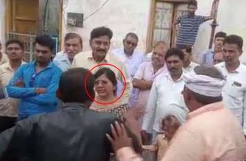 Ranjana Baghel: Disputed statement of BJP leader पूर्व मंत्री का विवादित बयान, कहा- मुझे हटा दिया तभी आप लोग भुगत रहे हो