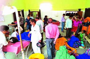 Tractor-trolley full of devotees overturns, one woman dies श्रद्धालुओं से भरी ट्रैक्टर-ट्रॉली पलटी, एक महिला की मौत