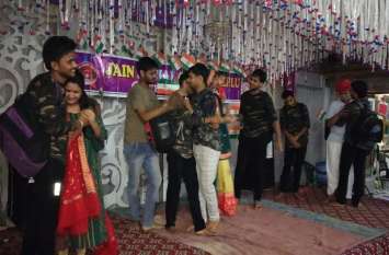 A program in the evening was done in the name of Vatan जिनालय में किया जवानों की जिदंगी व शहादत पर आधारित नाटक का मंचन
